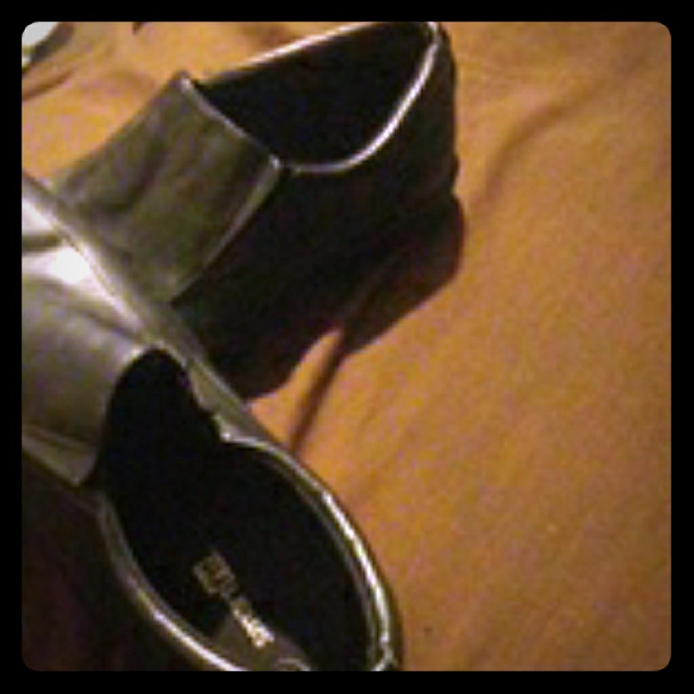 Dress shoes